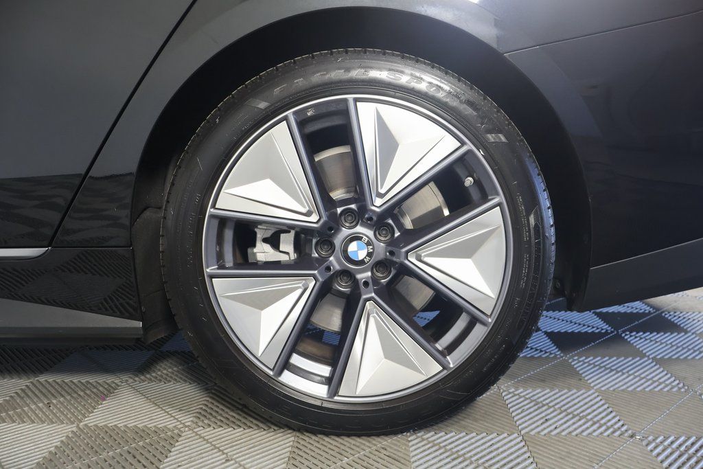 Thumbnail: 2025 BMW i4 - 16