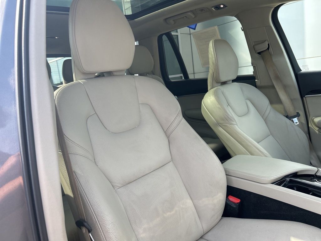 2019 Volvo XC90 T6 Momentum