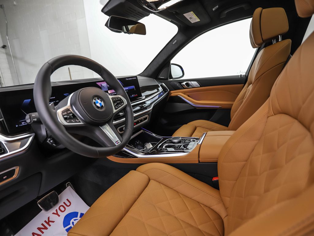 Thumbnail: 2026 BMW X7 - 10