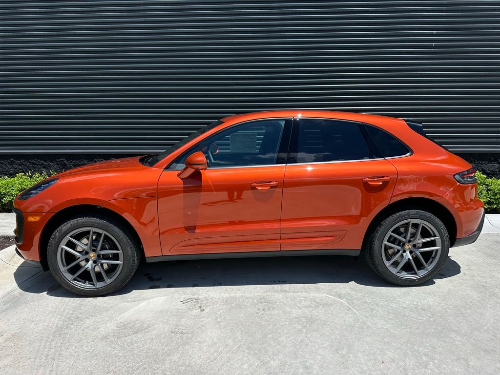 Thumbnail: 2025 Porsche Macan - 2