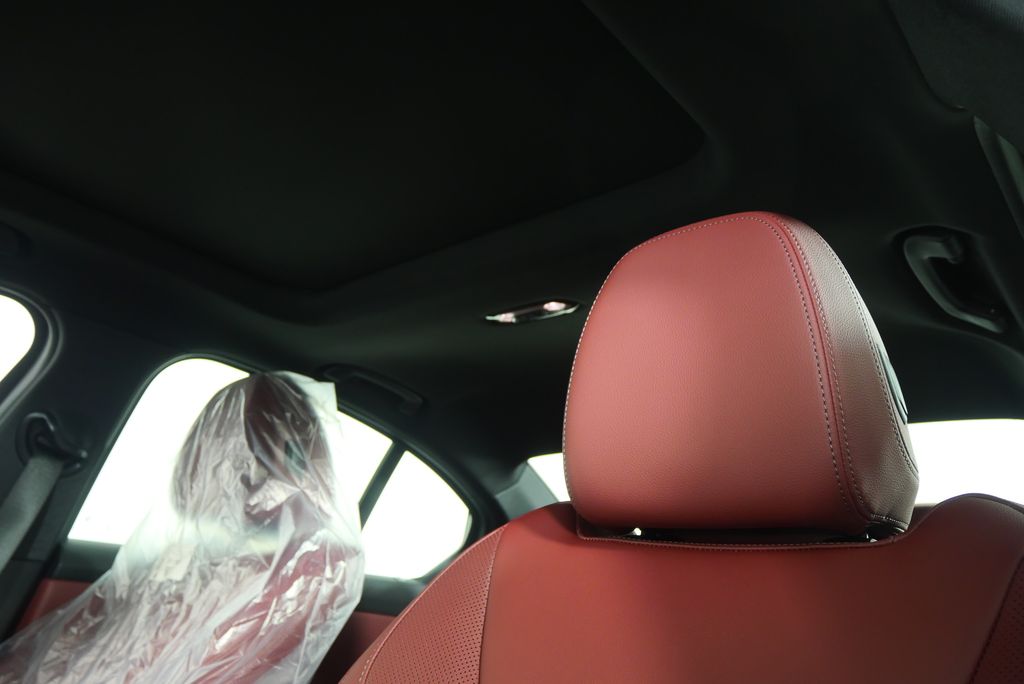 2025 BMW 3 Series 330i 11