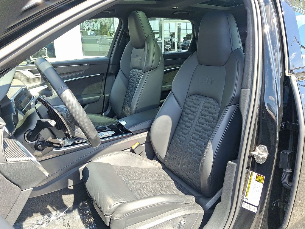 Thumbnail: 2021 Audi RS 6 - 13