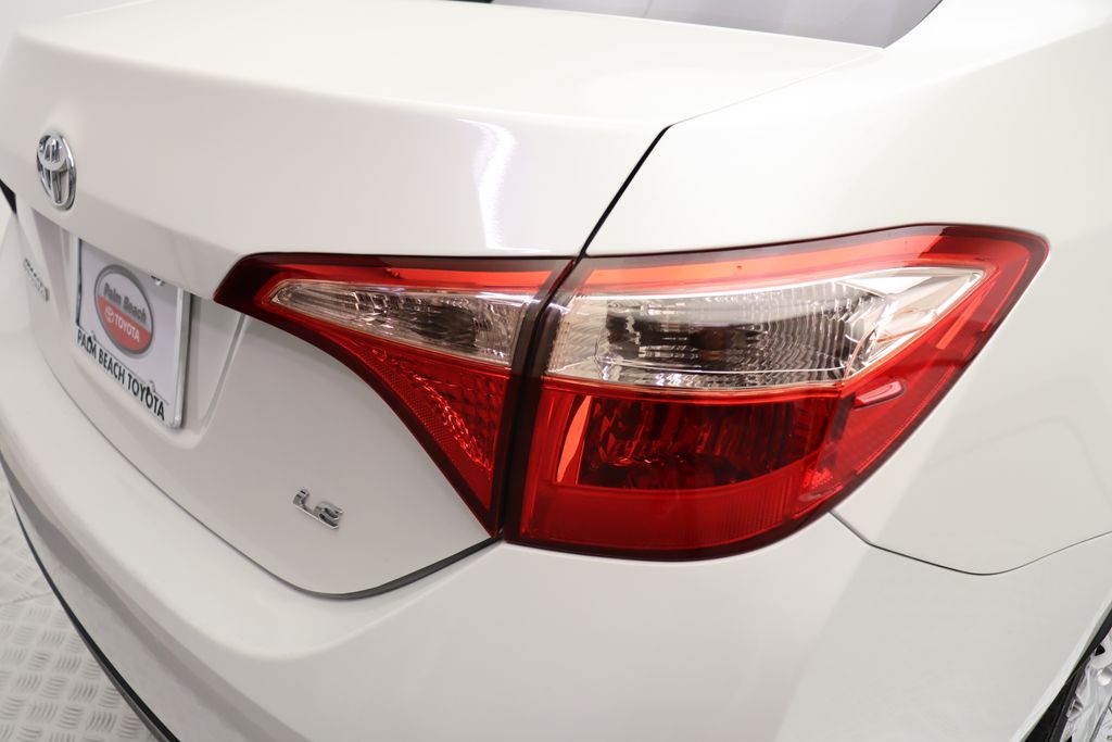 Thumbnail: 2017 Toyota Corolla - 9