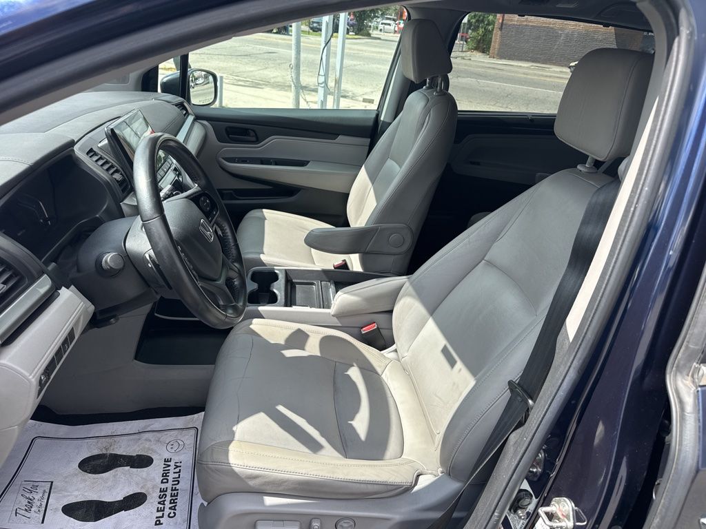 View vehicle photo 5