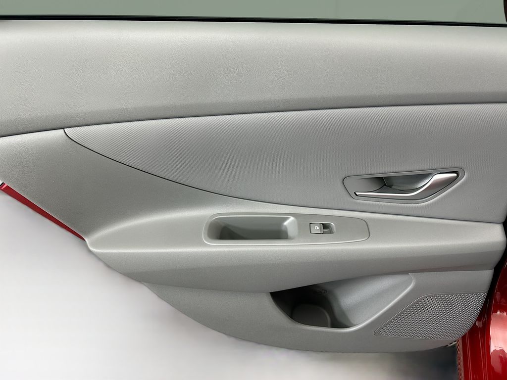 Thumbnail: 2025 Hyundai Elantra - 25