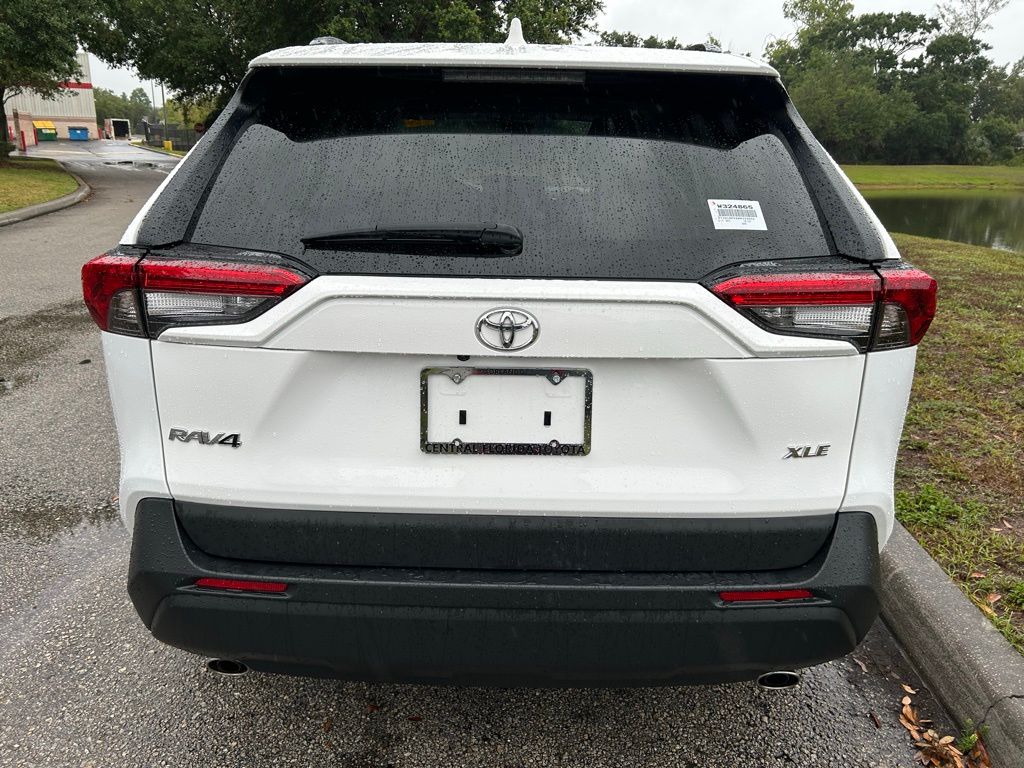 2024 Toyota RAV4 XLE 4