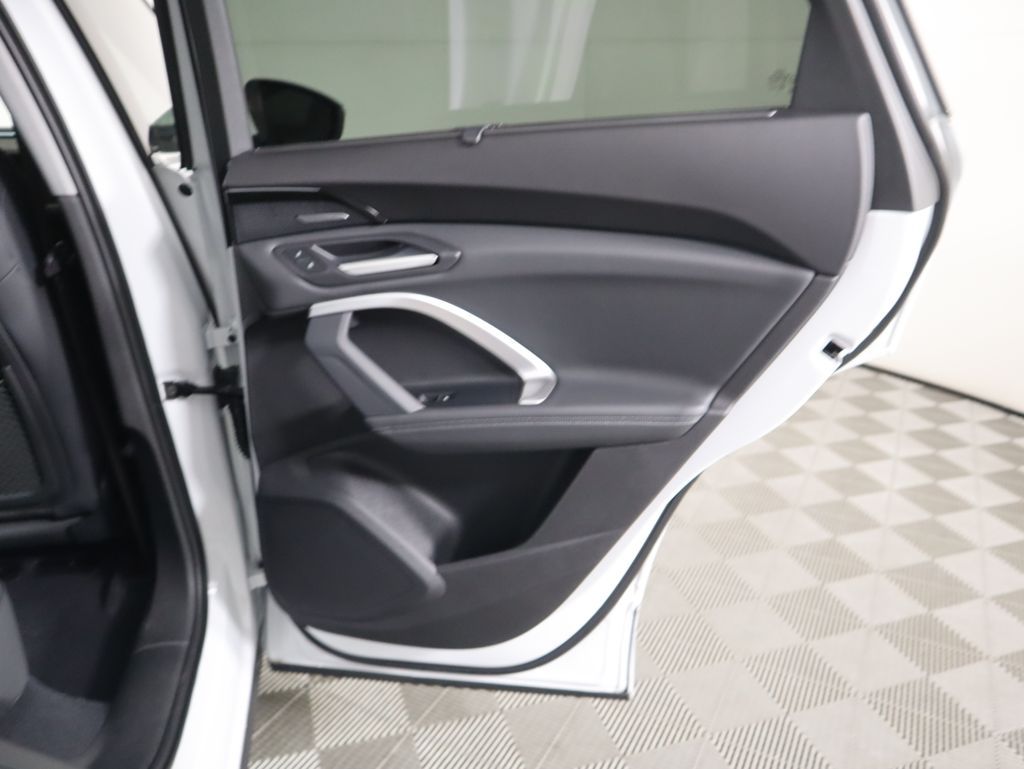 Thumbnail: 2025 Audi Q5 - 29