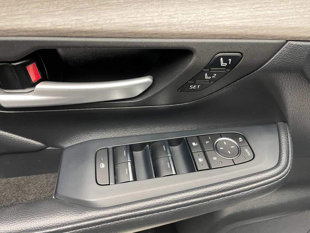 2024 Toyota Grand Highlander Limited 9