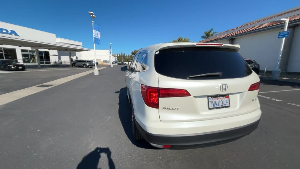 Thumbnail: 2017 Honda Pilot - 7