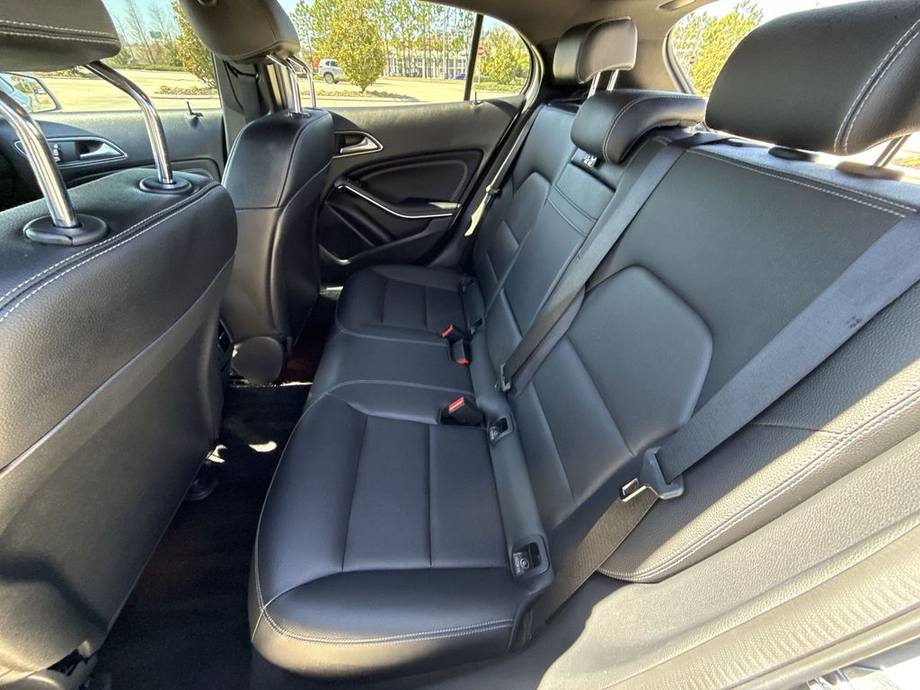 Thumbnail: 2019 Mercedes-Benz GLA - 23