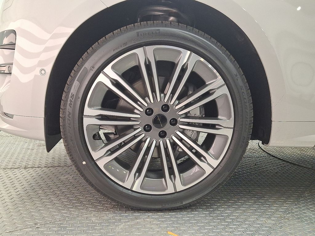 Thumbnail: 2026 Land Rover Range Rover Sport - 5