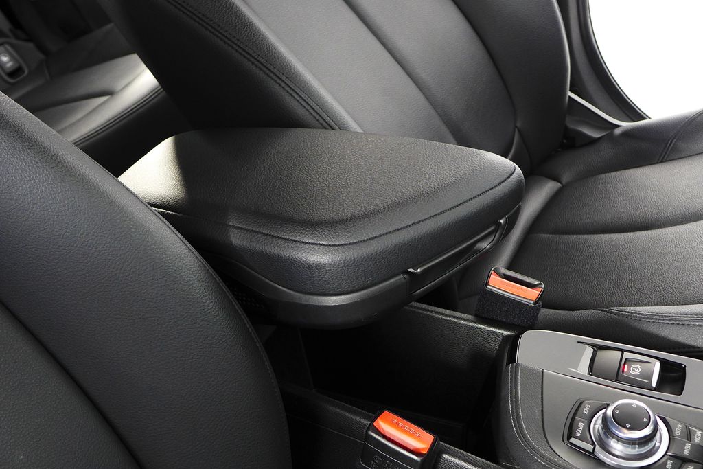 Thumbnail: 2016 BMW X1 - 16