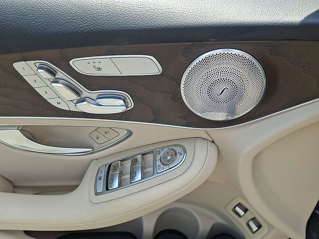 Thumbnail: 2019 Mercedes-Benz GLC - 12