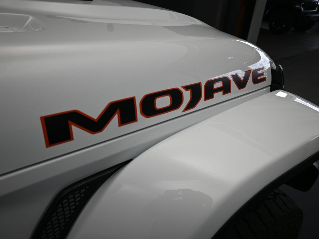 New 2026 Bright White Clearcoat Jeep Mojave image 42