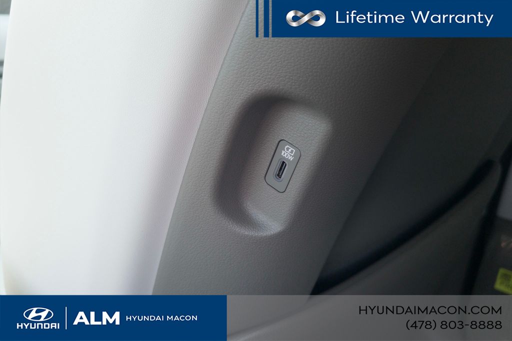 New 2027  Hyundai Blue SEL Premium 8P image 24