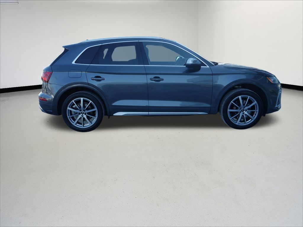 Thumbnail: 2023 Audi SQ5 - 6