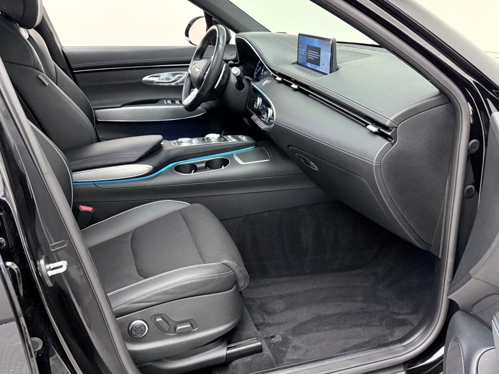 Thumbnail: 2024 Genesis GV70 - 17