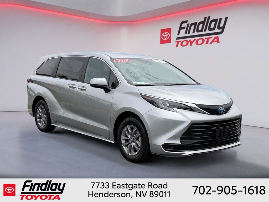 Used 2025 Toyota Sienna Van