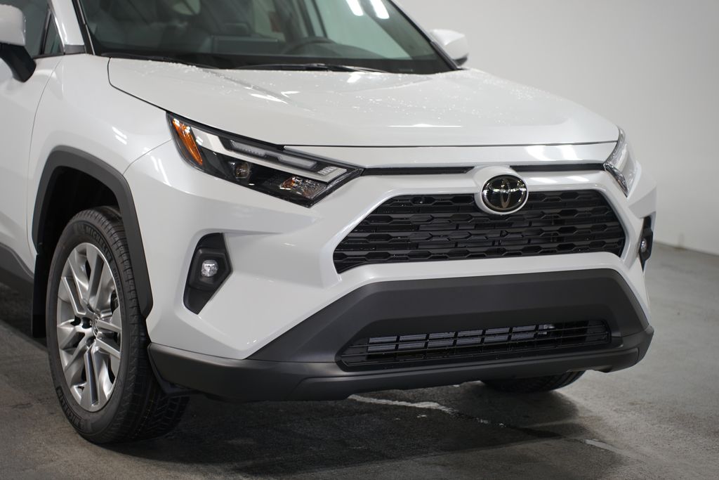 2025 Toyota RAV4 XLE Premium 4