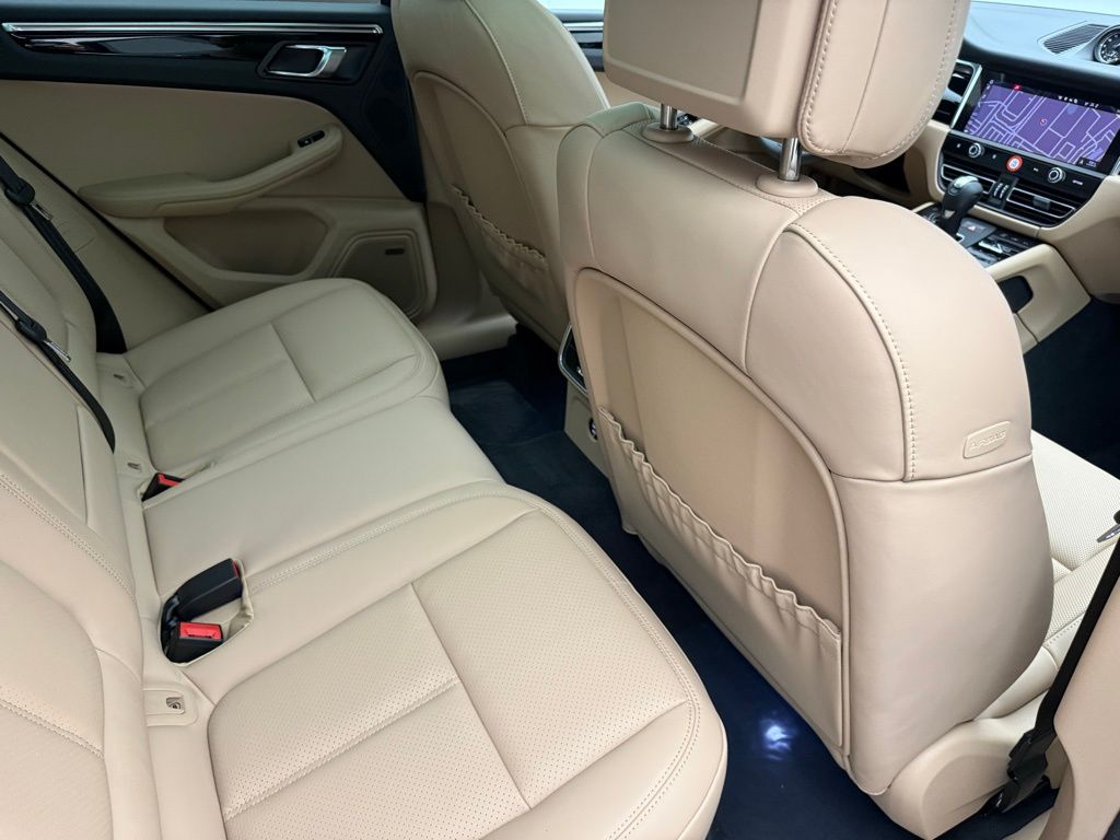 Thumbnail: 2026 Porsche Macan - 29