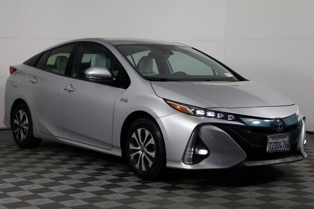 2017 Toyota Prius Prime Advanced 3