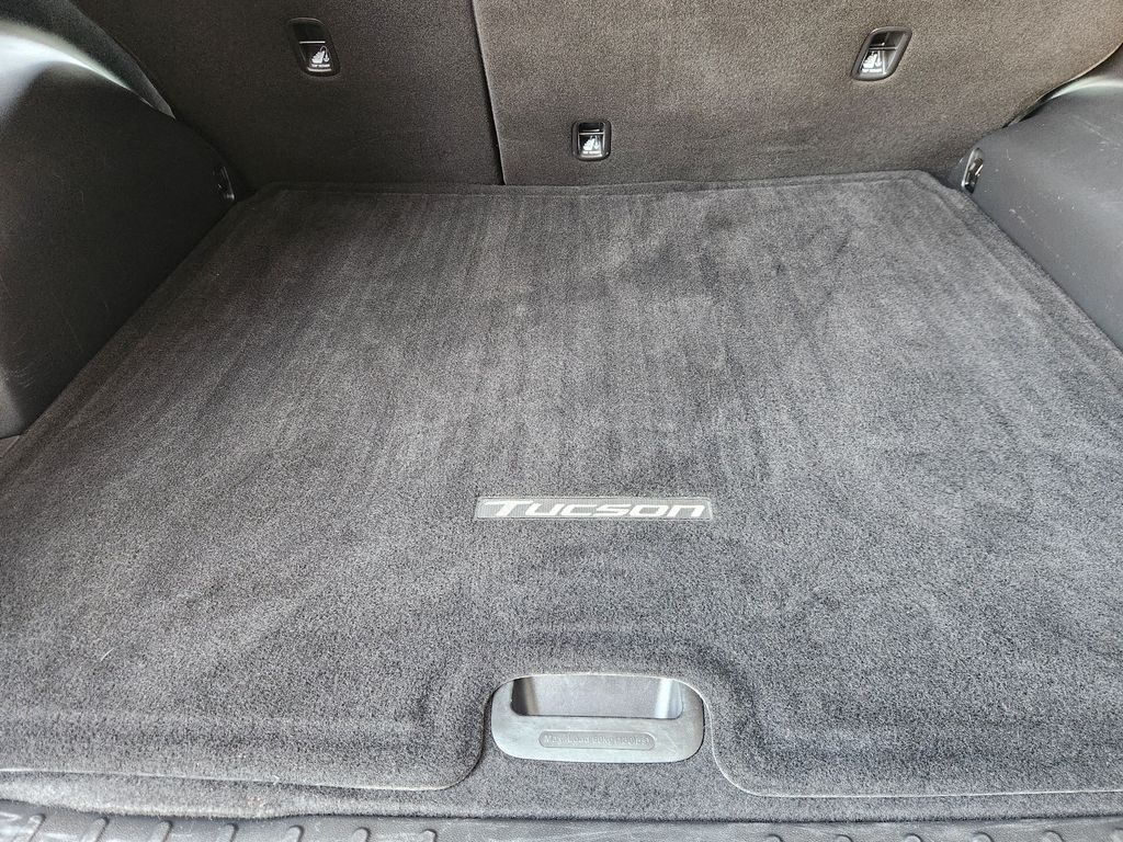 2022 Hyundai Tucson Hybrid SEL Convenience Silver at Baytown Hyundai