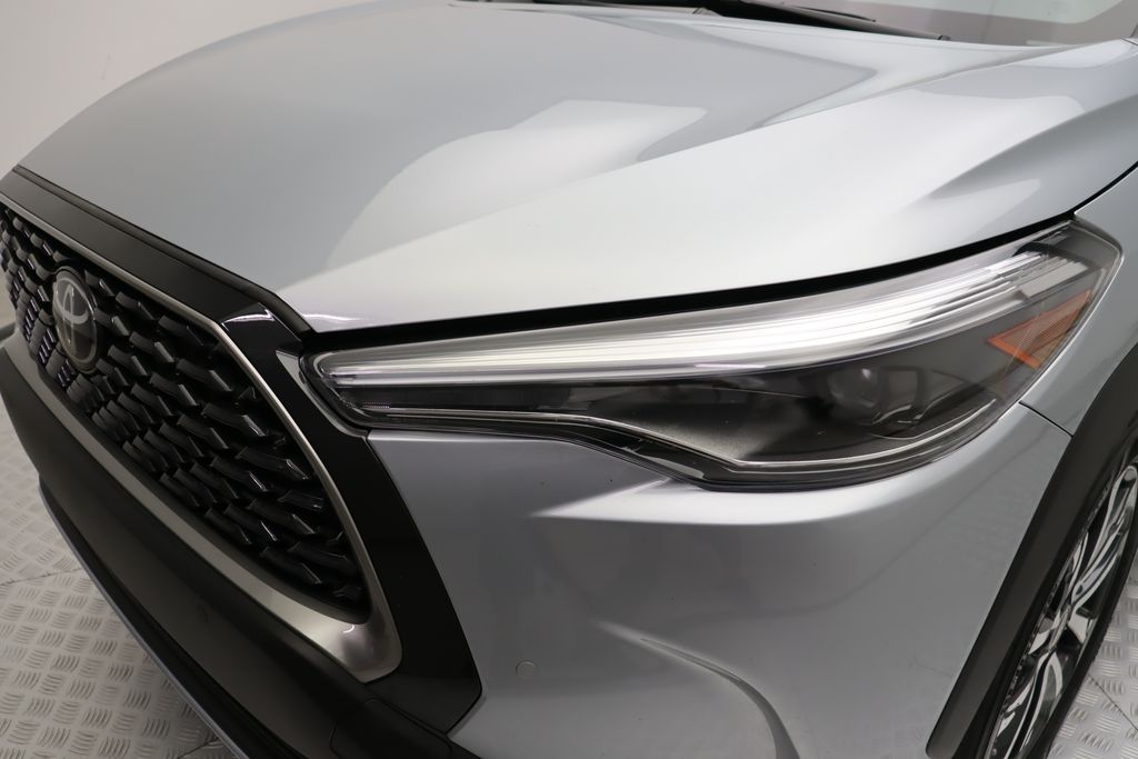 2024 Toyota Corolla Cross XLE 3