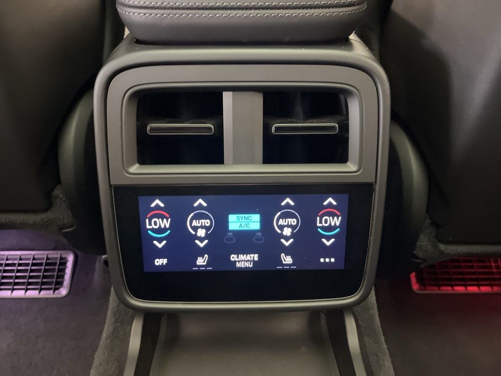 Thumbnail: 2021 Porsche Taycan - 29