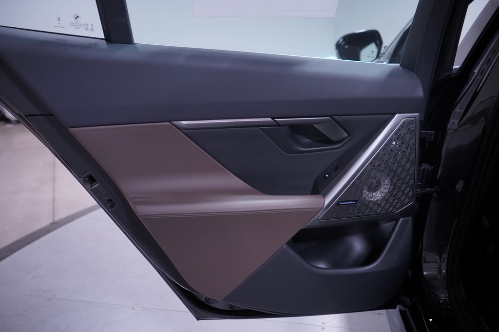 Thumbnail: 2025 BMW 5 Series - 15