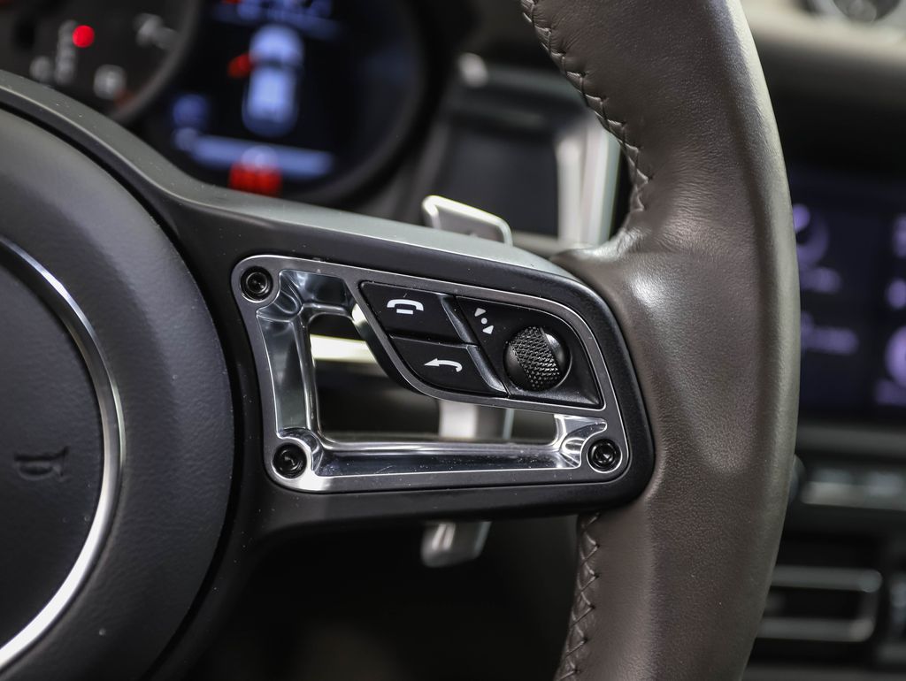 Thumbnail: 2021 Porsche Macan - 13