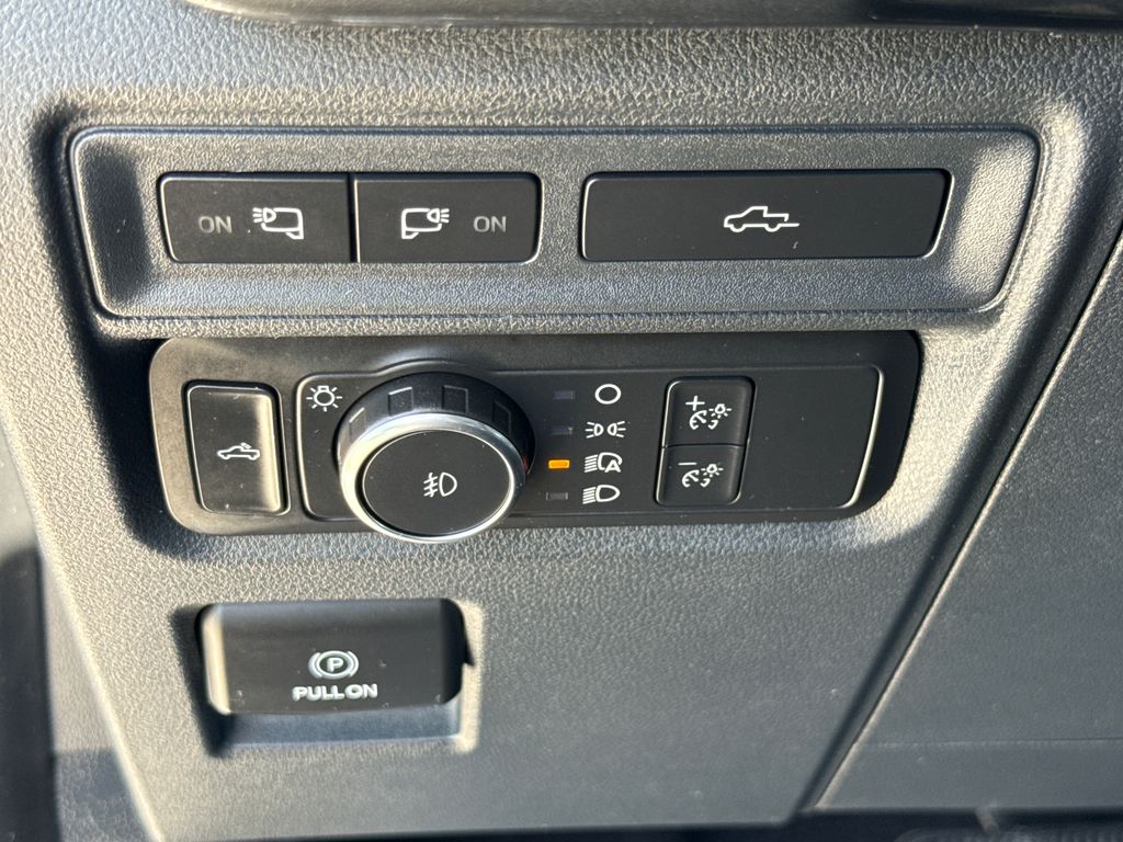 Used 2022 Gray Ford XLT image 14