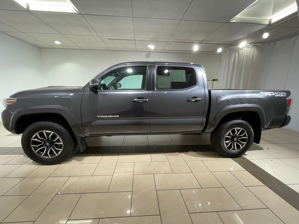 2021 Toyota Tacoma TRD Sport 2