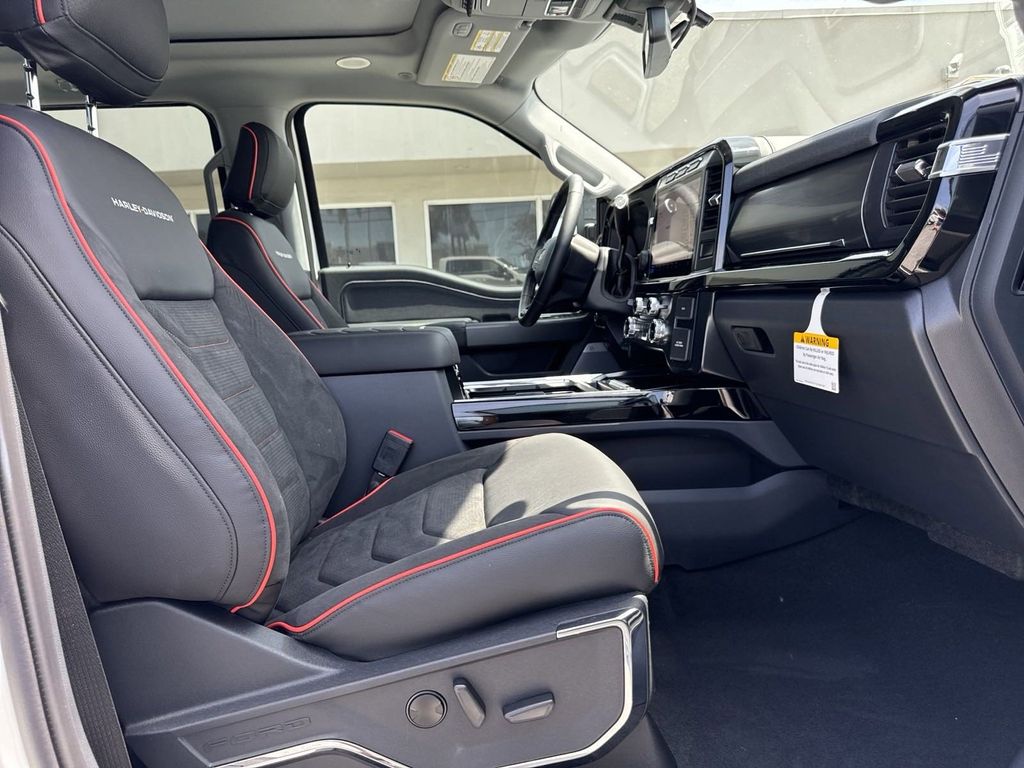 2024 Ford F-250 Lariat photo 21