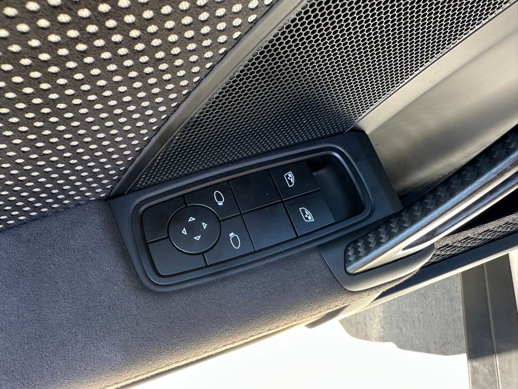 Thumbnail: 2025 Porsche 911 - 21