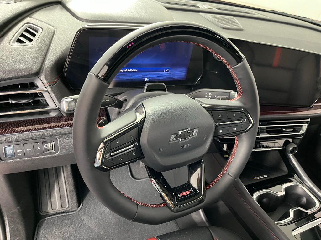 2025 Chevrolet Traverse RS 29