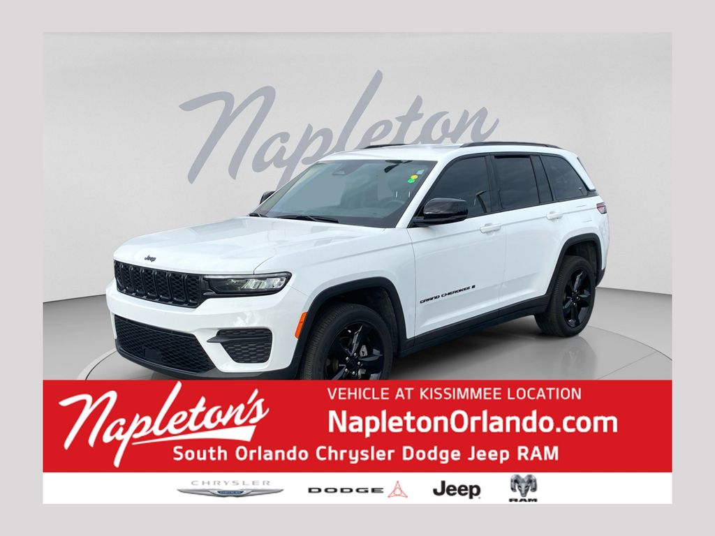 Bright White Clearcoat 2022 Jeep Grand Cherokee Altitude 4WD SUV / Crossover Four-Wheel Drive 8-Speed Automatic