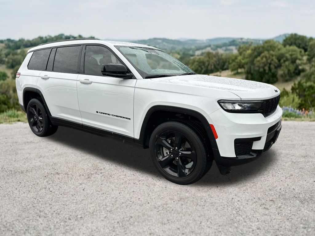 Used Car 2023 Jeep Grand Cherokee L  Altitude For Sale Under $30,000 In Austin, Texas