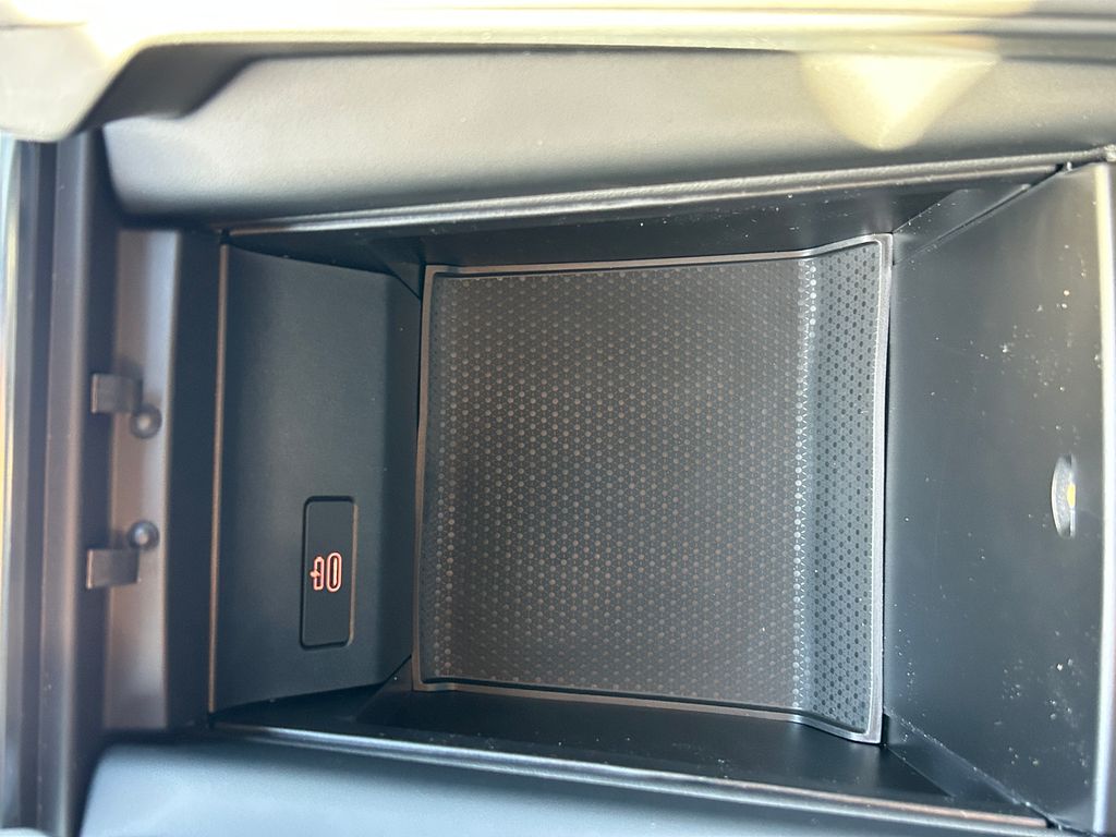 Thumbnail: 2026 BMW XM - 29