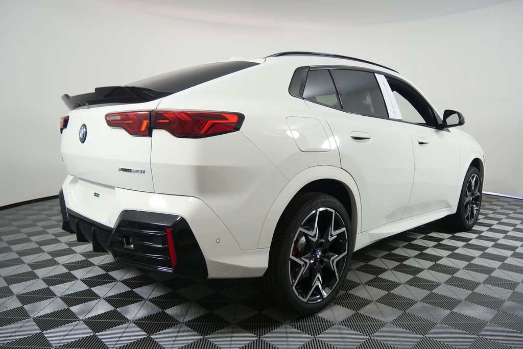 Thumbnail: 2025 BMW X2 - 3