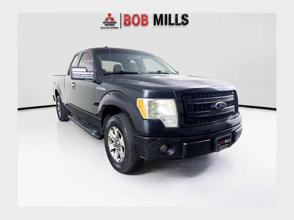 Tuxedo Black Metallic 2013 Ford F-150 STX SuperCab Pickup Truck 4X2 6-Speed Automatic