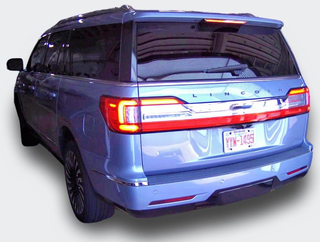 Used 2021 Crystal Blue Lincoln Black Label image 4