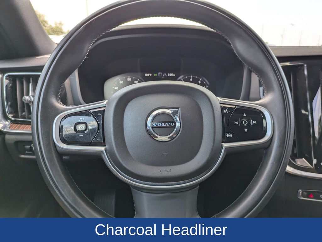 2020 Volvo V60 T5 Momentum