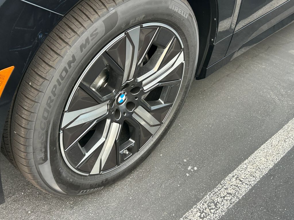 Thumbnail: 2026 BMW iX - 3