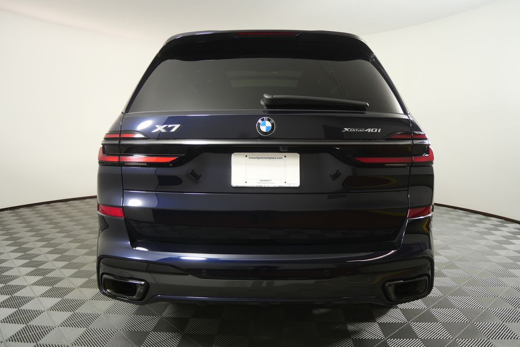 Thumbnail: 2026 BMW X7 - 4