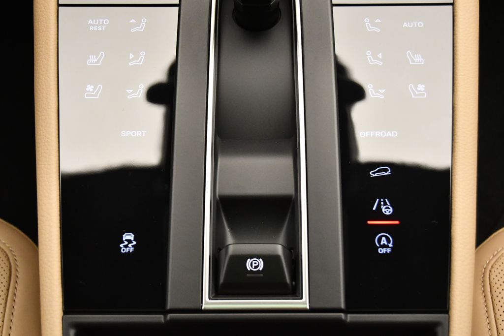 2024 Porsche Macan T 31