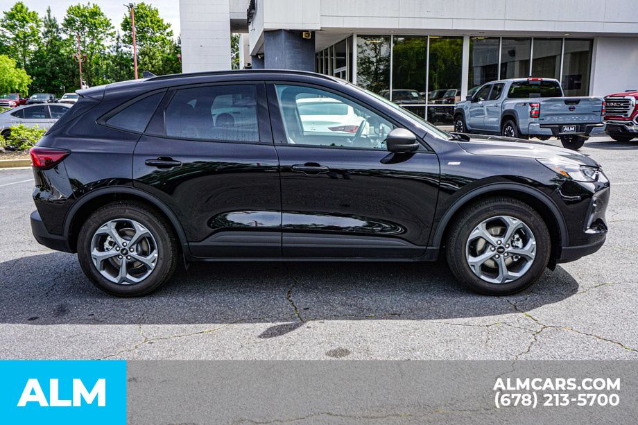 2026 Ford Escape ST-Line - Photo 9