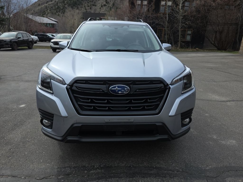 2023 Subaru Forester Premium Crossover AWD