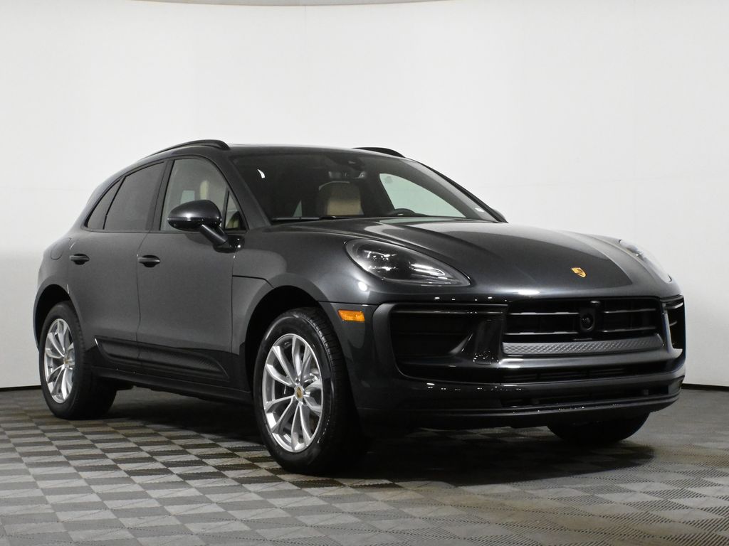 Thumbnail: 2025 Porsche Macan - 9
