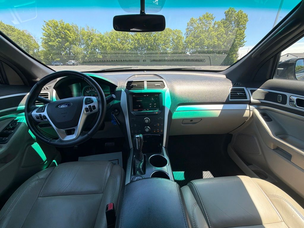 Thumbnail: 2012 Ford Explorer - 11