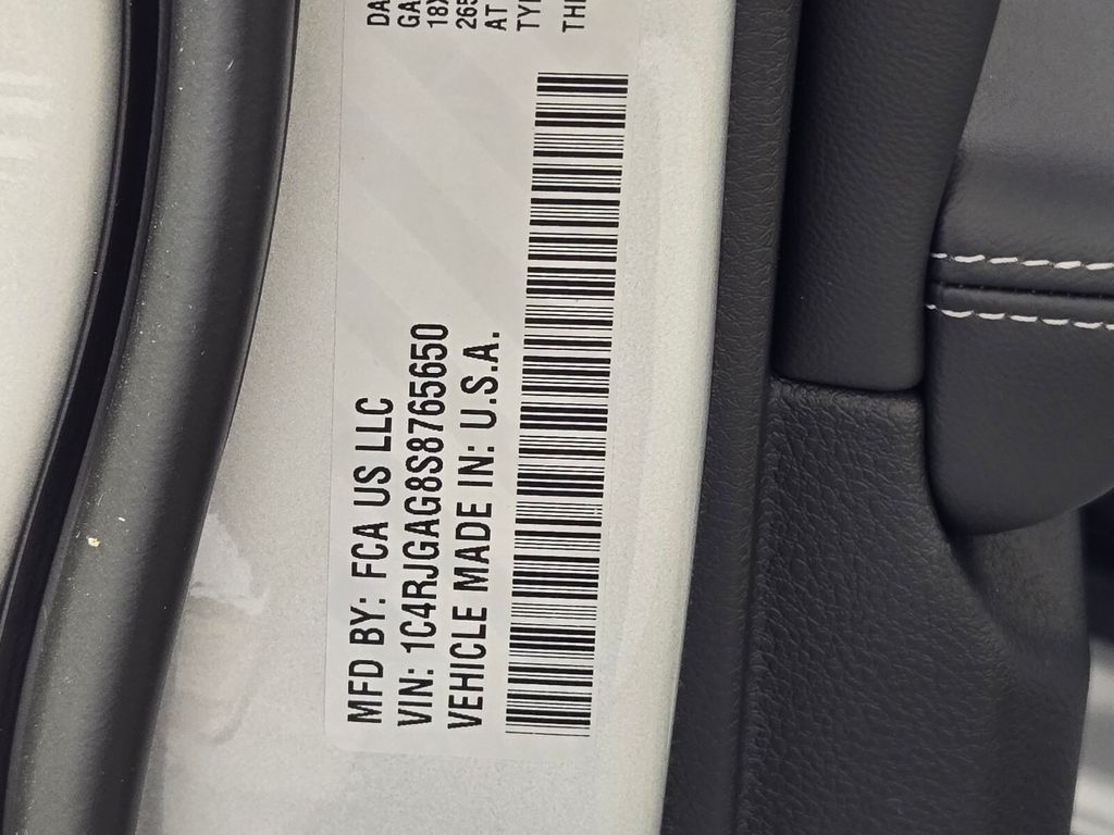 new 2025 Jeep Grand Cherokee car, priced at $26,420